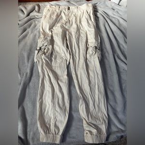 REFUGE Women’s cream/beige Refuge relaxed cargo jogger pants